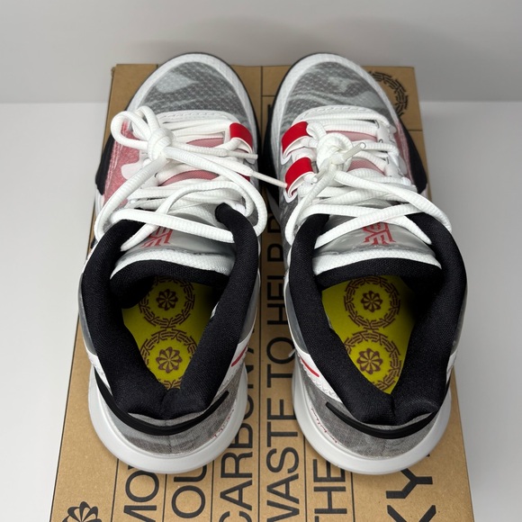 Kyrie 8 White University Red - Picture 6 of 7